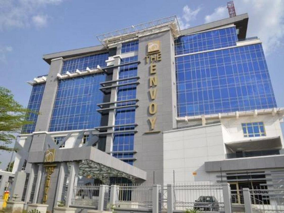 Room In Lodge - The Envoy Hotel And Suites Abuja Bagian luar foto